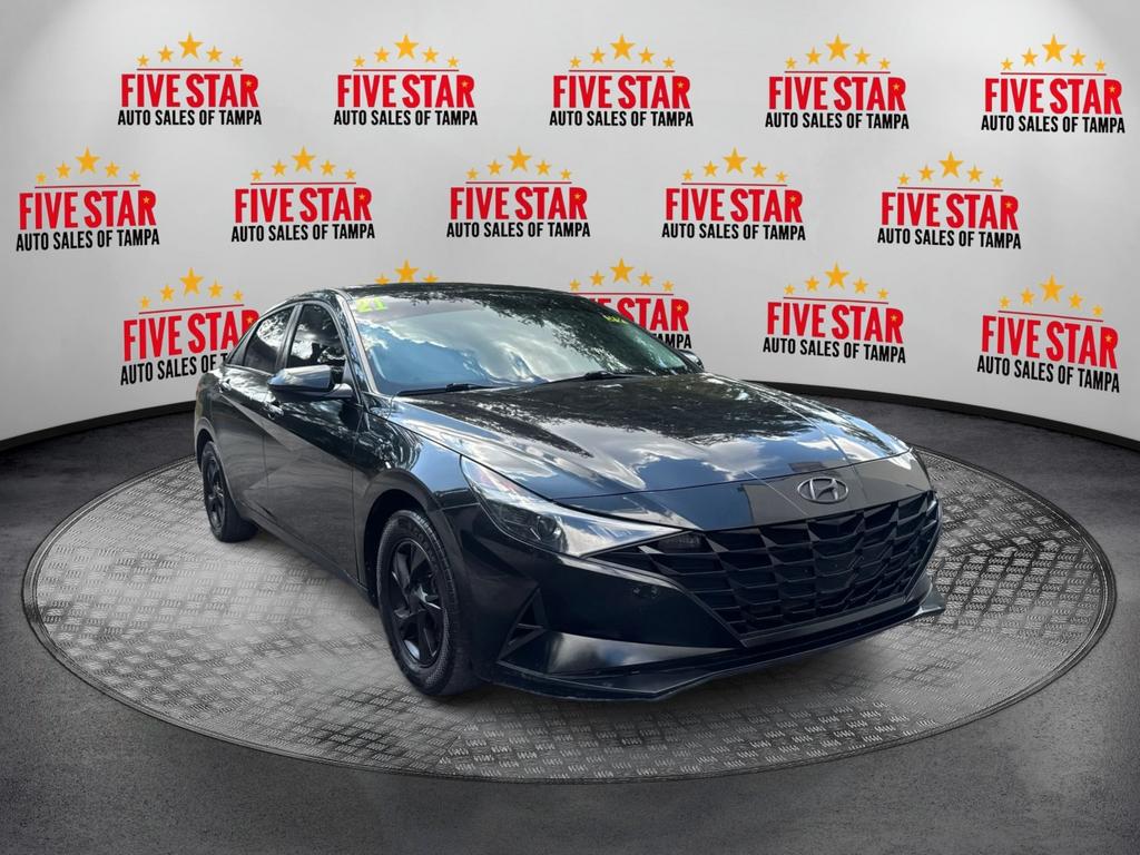 2021 Hyundai Elantra SE's photo