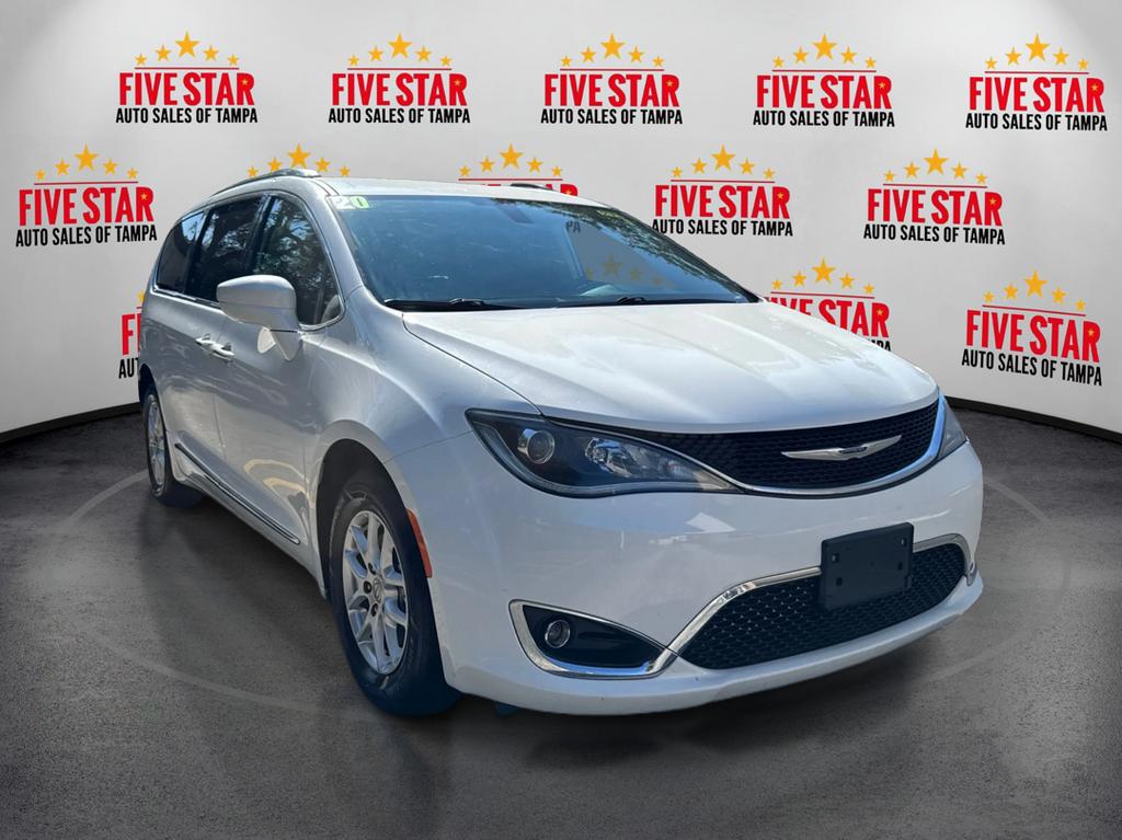 2020 Chrysler Pacifica Touring L's photo