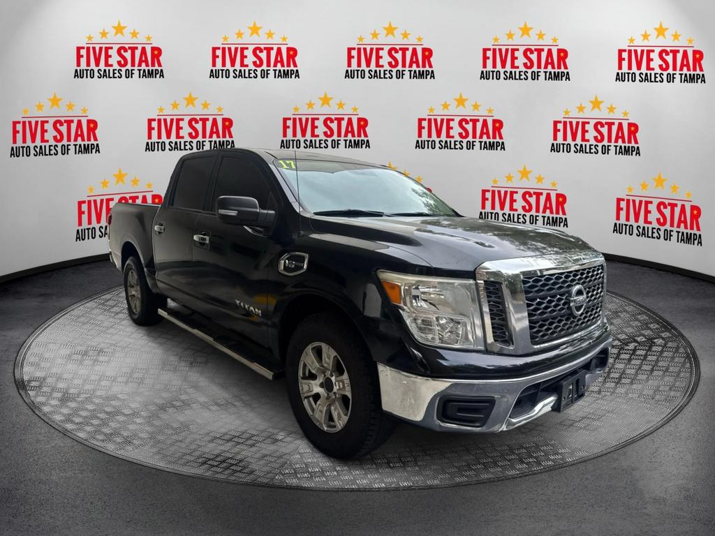 2017 Nissan Titan SV 4X2 Crew Cab's photo