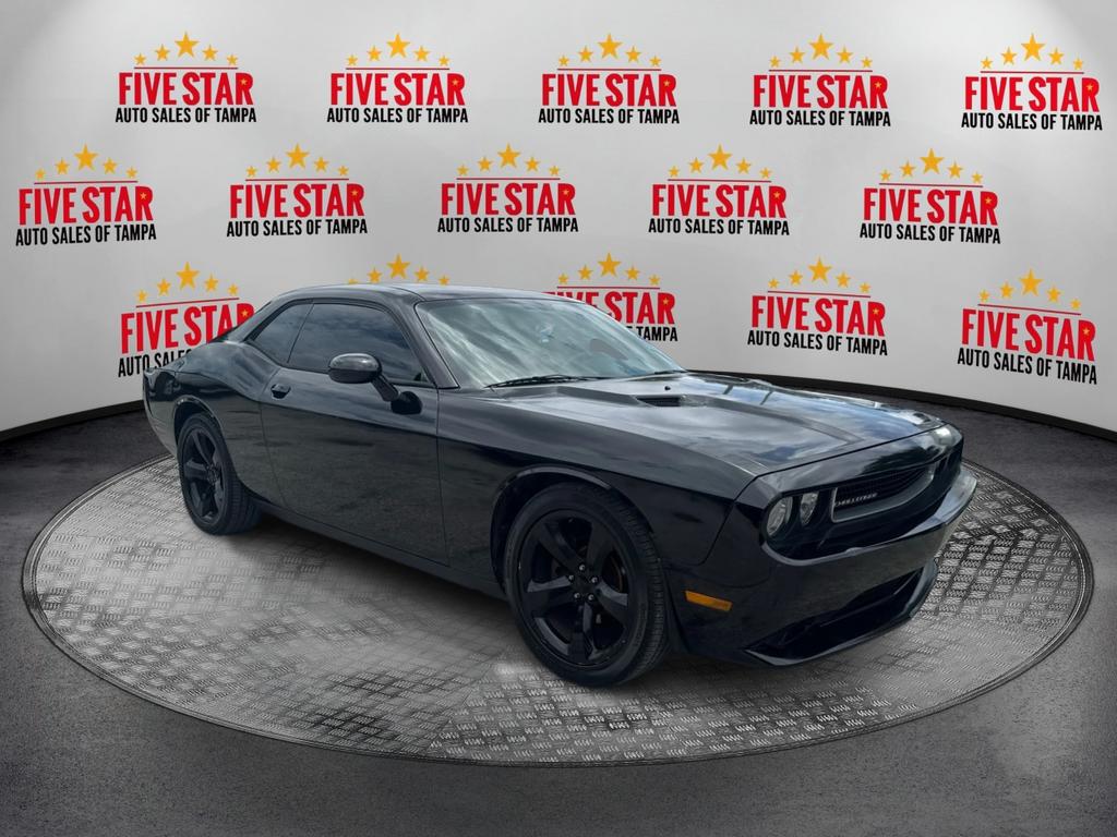 2013 Dodge Challenger SXT's photo