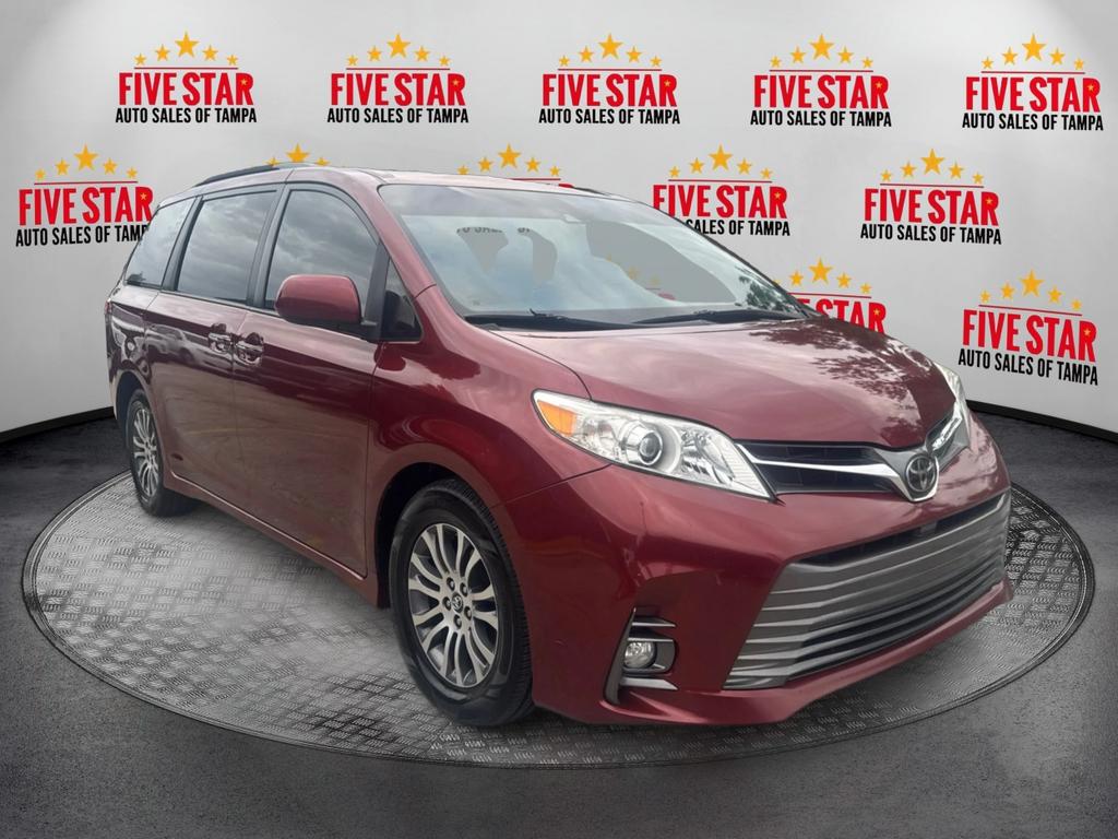 2019 Toyota Sienna XLE V6 7-Passenger Access Seat's photo