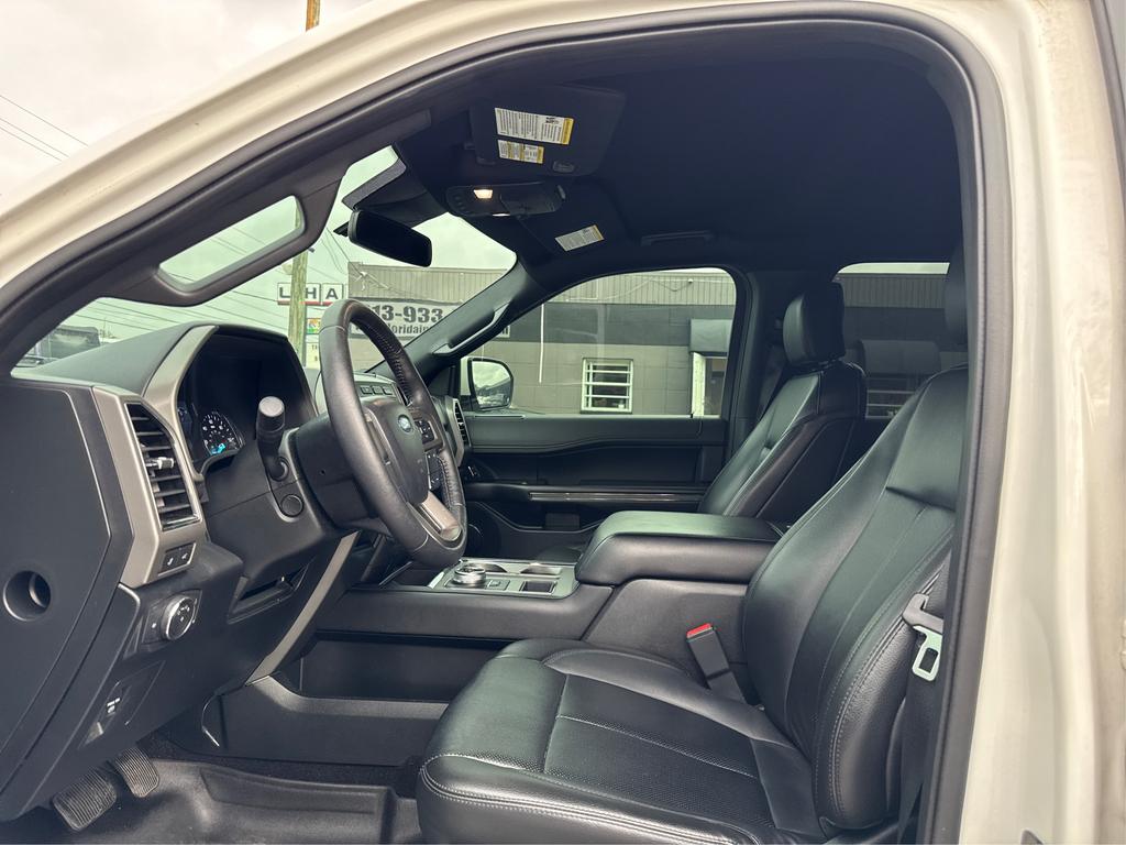 2020 Ford Expedition XLT photo 9