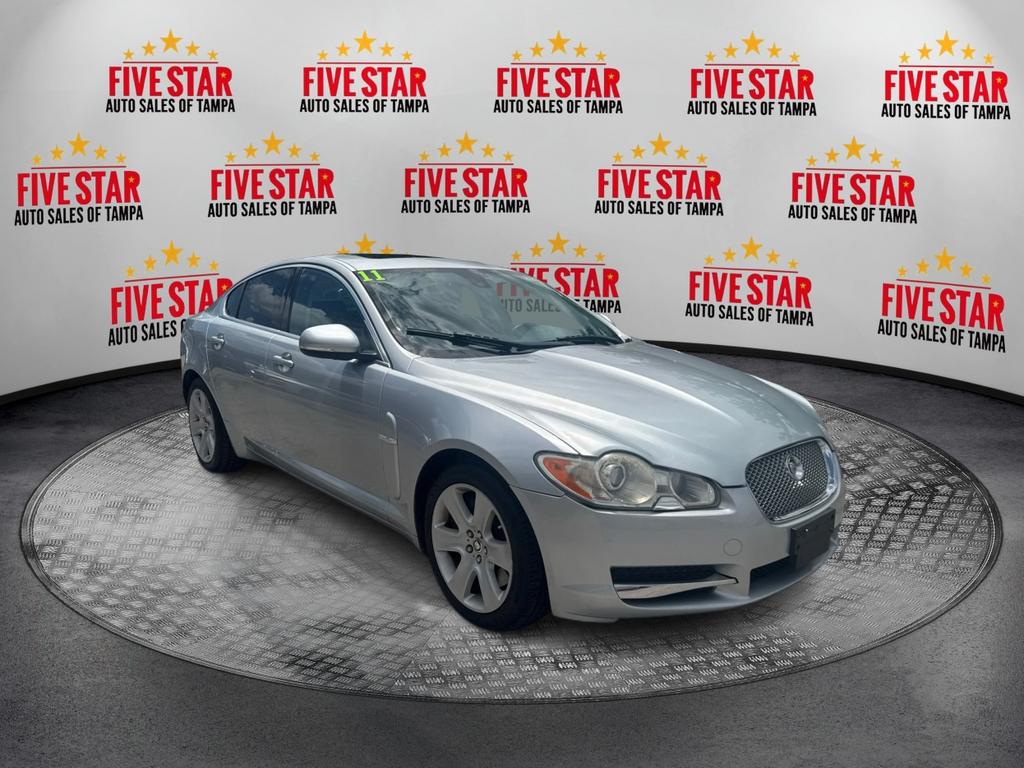 2011 Jaguar XF -'s photo